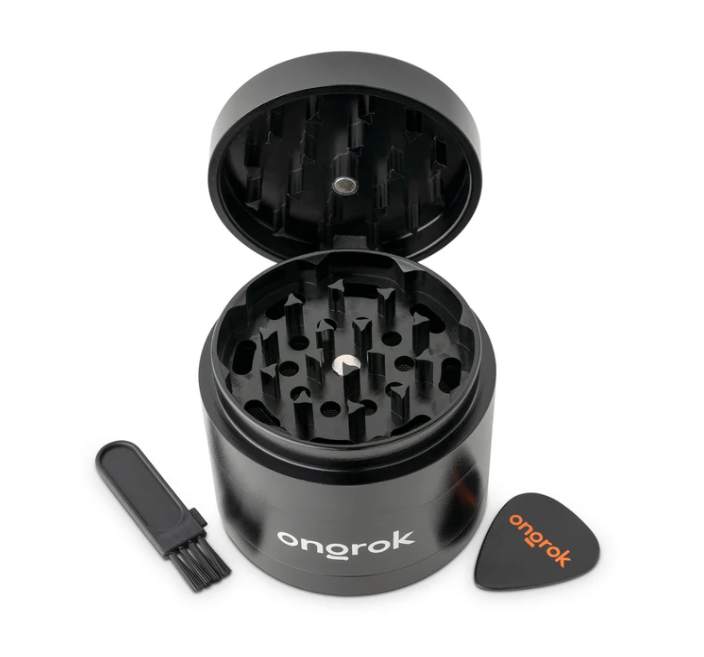 4 Piece Triangular Teeth EZ Grinder  Black
